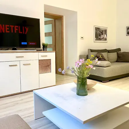 James Bond Apartment Old Town Bratislava Exterior photo