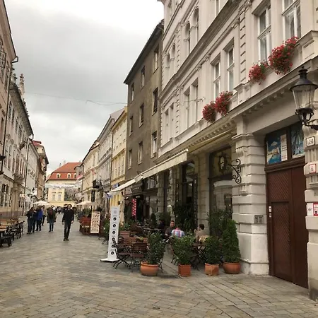 James Bond Apartment Old Town Bratislava Exterior photo